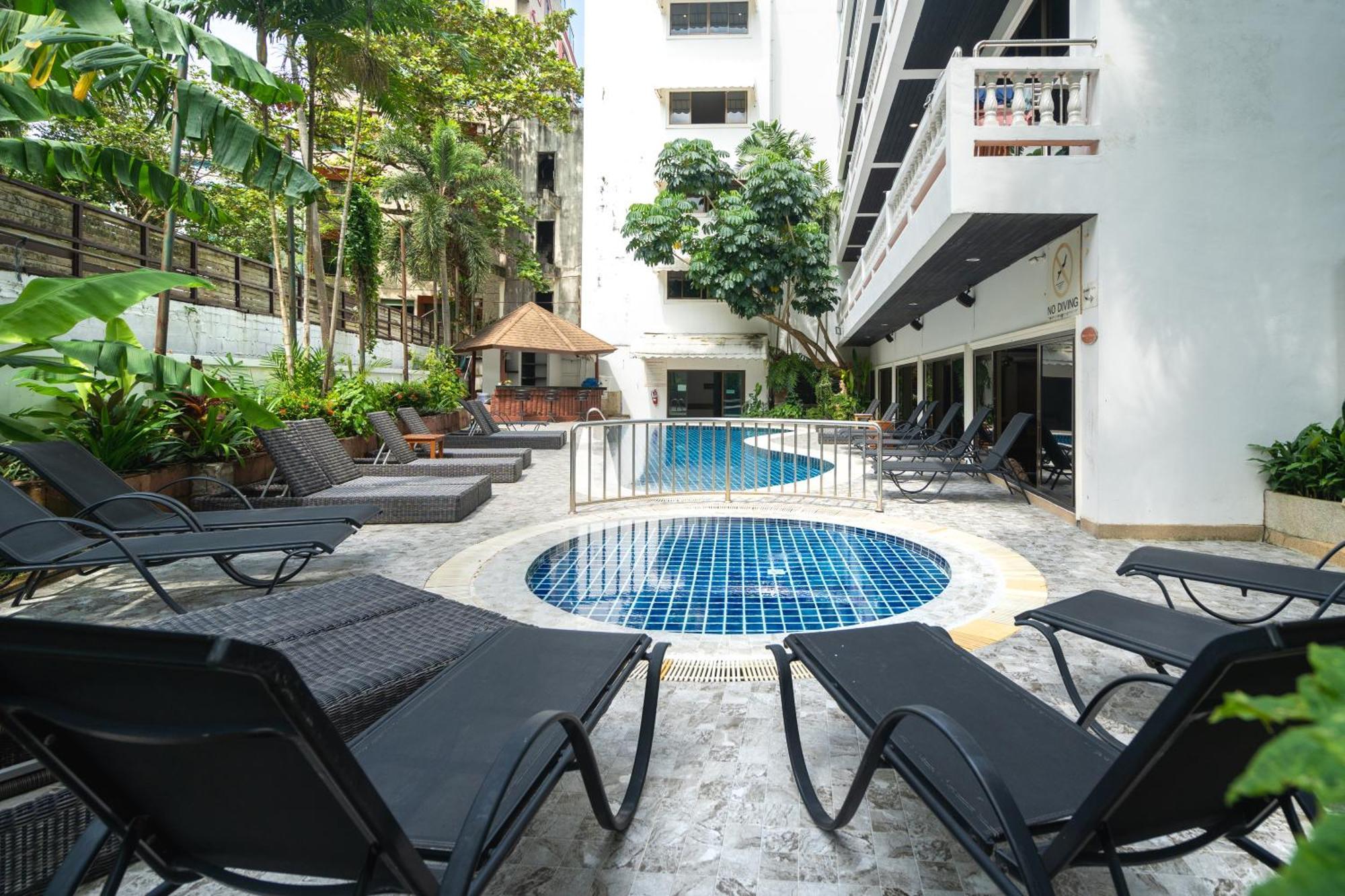 Patong Central Residence And Apartment Extérieur photo