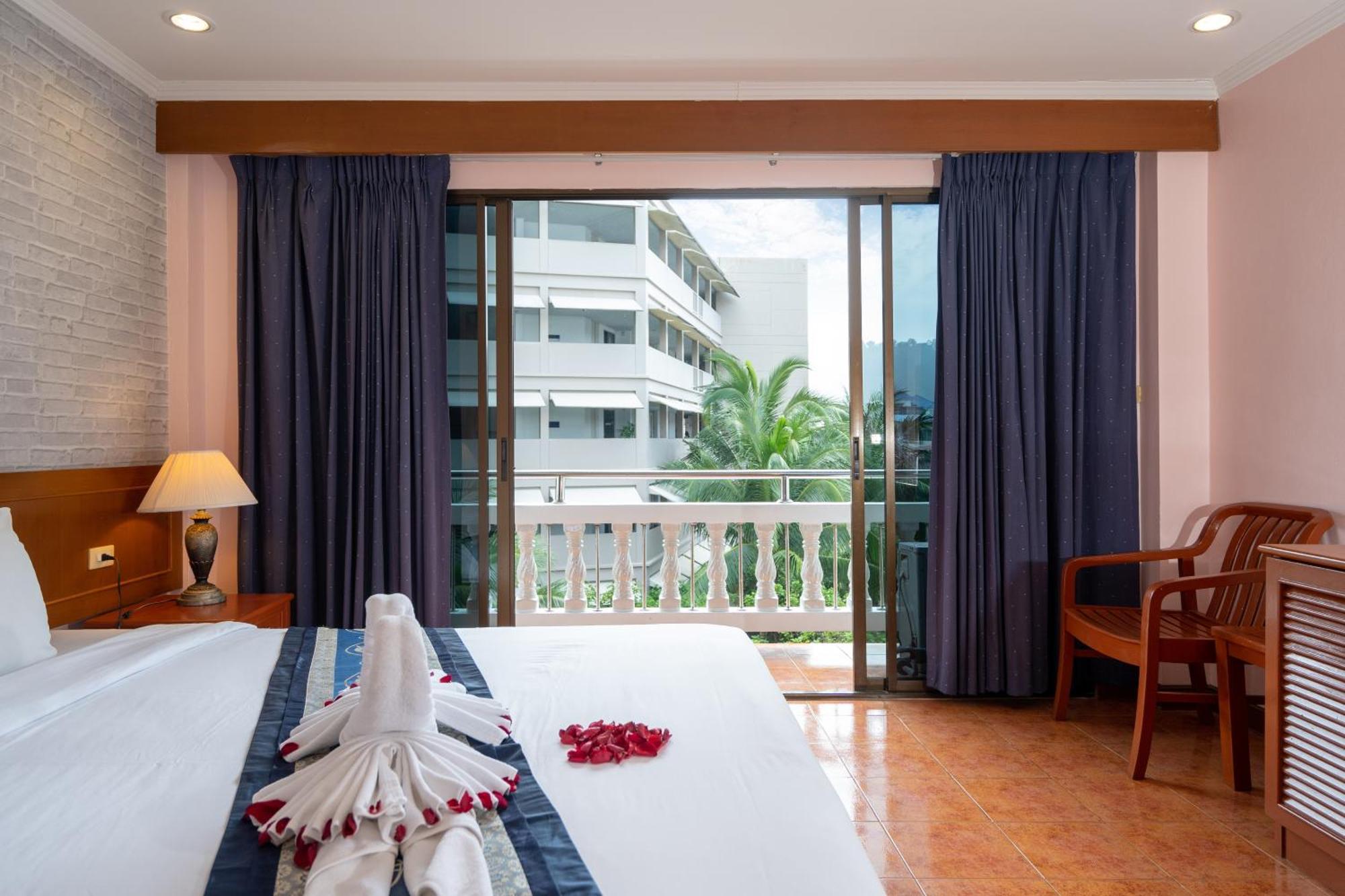 Patong Central Residence And Apartment Extérieur photo