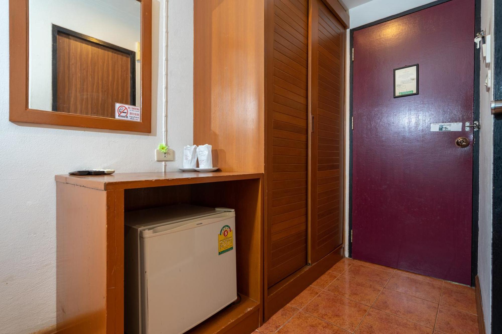 Patong Central Residence And Apartment Extérieur photo