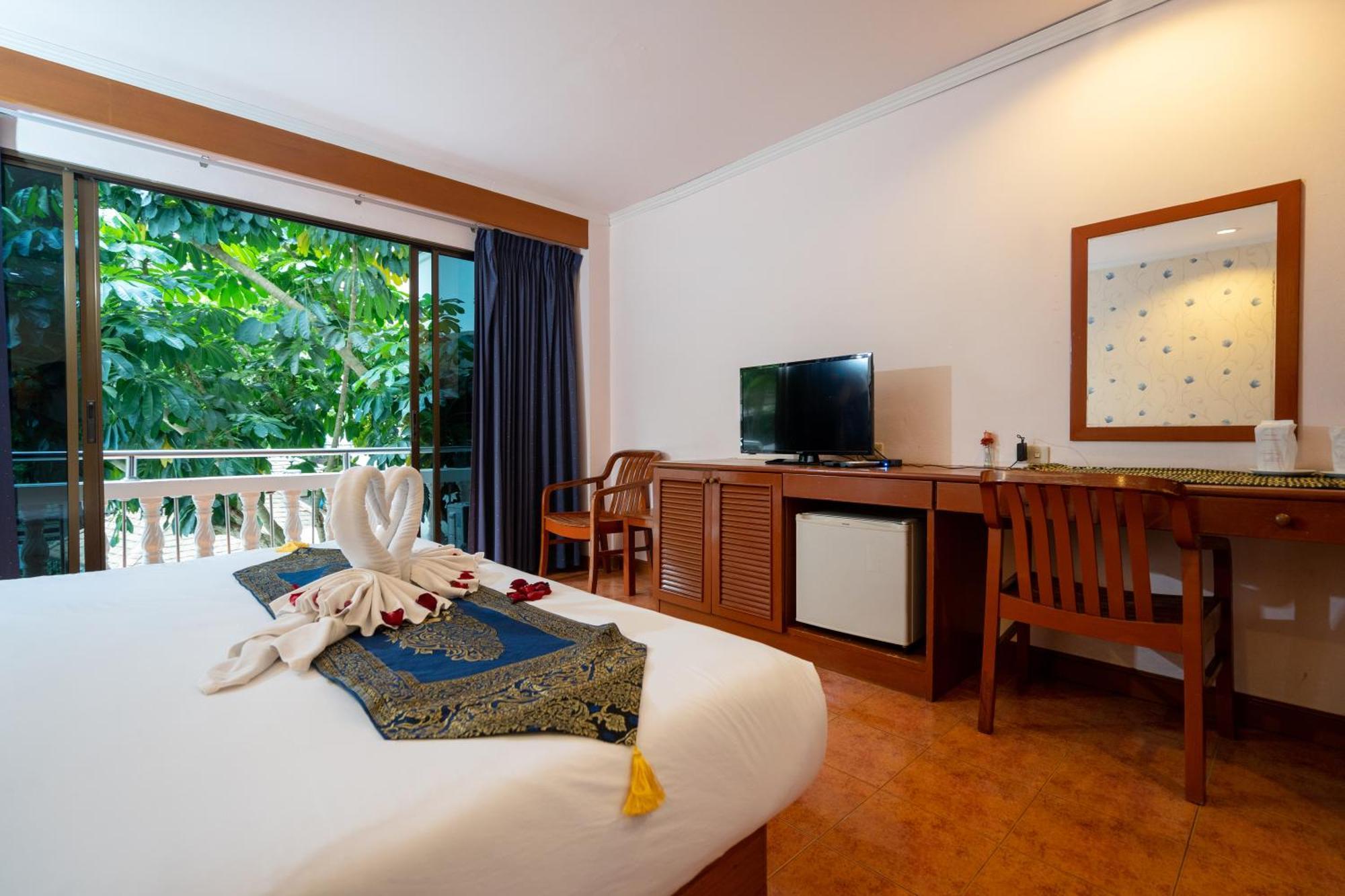 Patong Central Residence And Apartment Extérieur photo