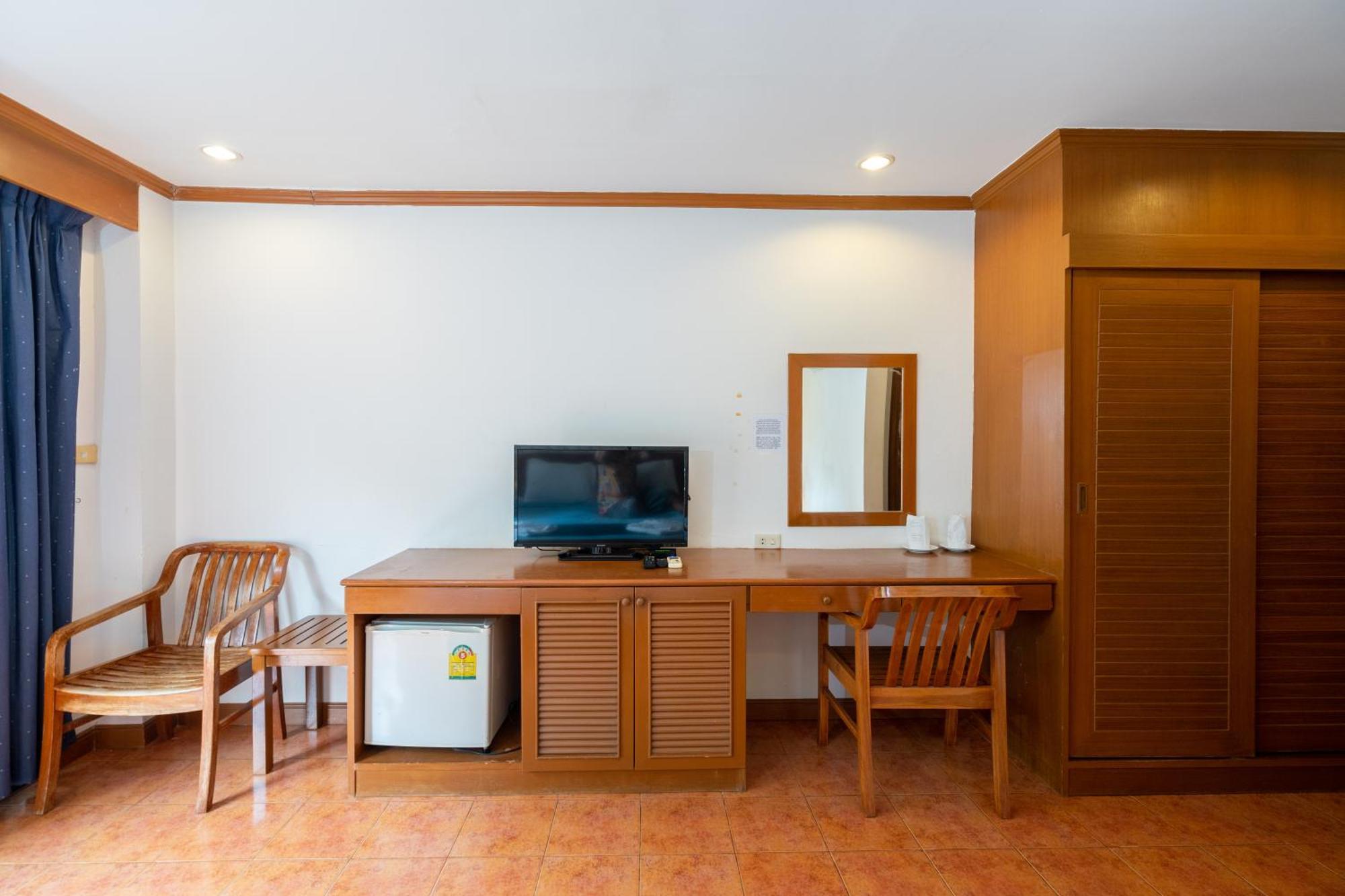 Patong Central Residence And Apartment Extérieur photo