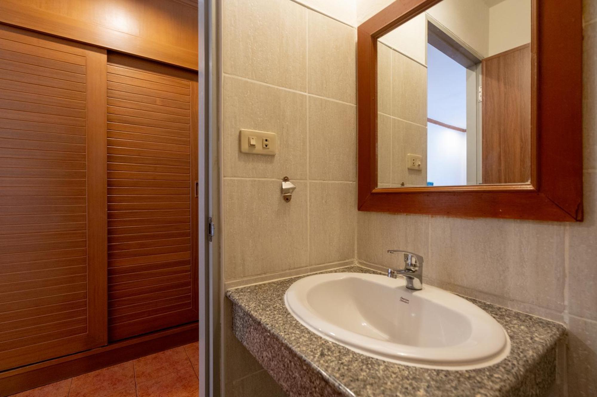 Patong Central Residence And Apartment Extérieur photo