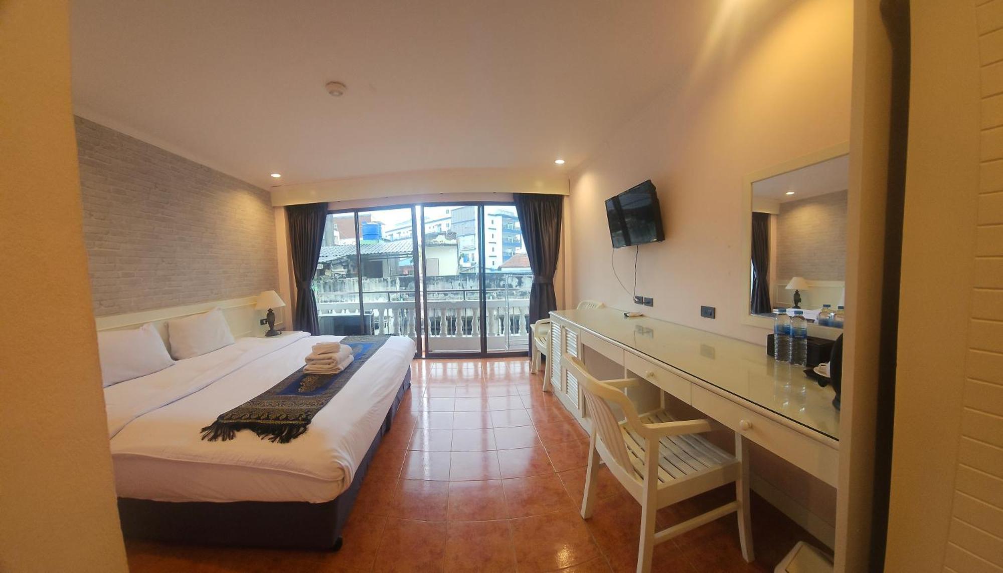 Patong Central Residence And Apartment Extérieur photo