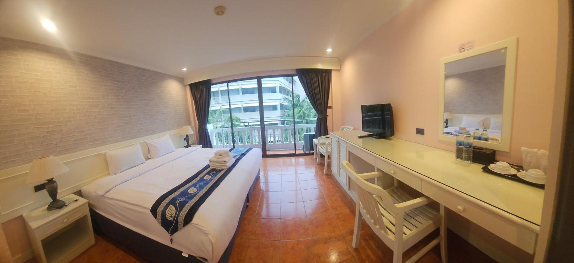 Patong Central Residence And Apartment Extérieur photo